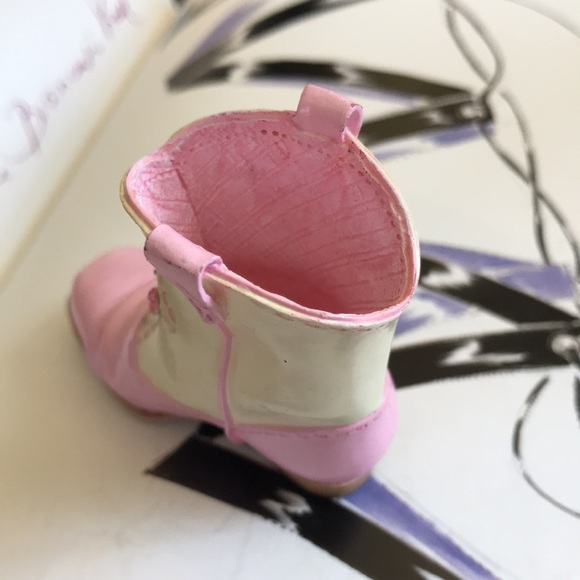 Just the Right Shoe Collection. Design is Rodeo Princess. - Picture 4 of 16